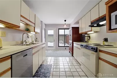 1454 Carrriage Trace Boulevard, Centerville, OH 45459 - Photo 21