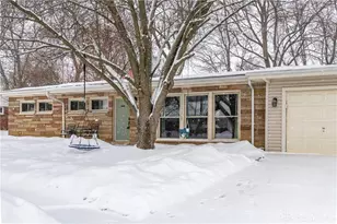 935 Fairacres Dr, Dayton, OH 45429 - Photo 3