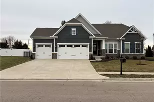 1137 Red Maple Dr, Troy, OH 45373 - Photo 3