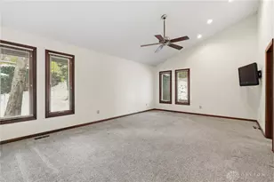 4400 Royal Ridge Way, Dayton, OH 45429 - Photo 33