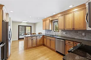 4400 Royal Ridge Way, Dayton, OH 45429 - Photo 17