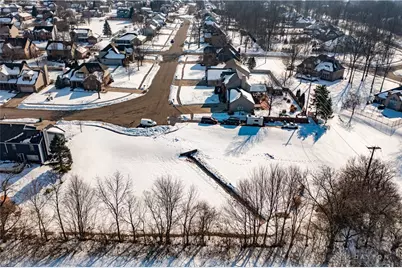 825 Chaucer Lane, Tipp City, OH 45371 - Photo 69