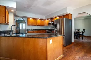 825 Chaucer Ln, Tipp City, OH 45371 - Photo 17