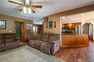825 Chaucer Ln, Tipp City, OH 45371 - Photo 27