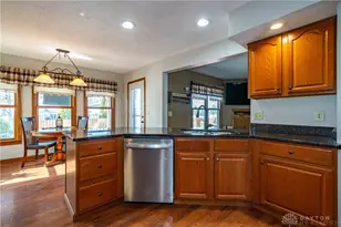 825 Chaucer Ln, Tipp City, OH 45371 - Photo 19