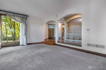 701 E Schantz Avenue, Oakwood, OH 45419 - Photo 9