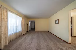 7106 Cranlyn Dr, Englewood, OH 45322 - Photo 9