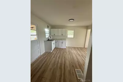 1068 Hedges Road, Xenia, OH 45385 - Photo 5