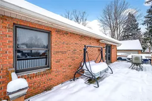 21 Dorchester Dr, Dayton, OH 45415 - Photo 29