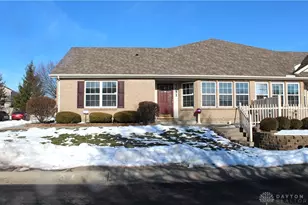 4051 Twin Lakes Cir, Englewood, OH 45315 - Photo 3