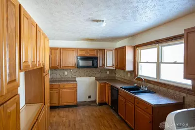 1122 Chalet Avenue, New Carlisle, OH 45344 - Photo 7