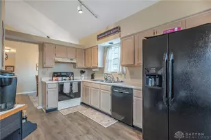 6865 Cedar Cove Dr, Centerville, OH 45459 - Photo 9