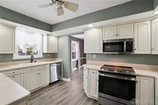 6808 St Laurent Cir, Dayton, OH 45459 - Photo 13