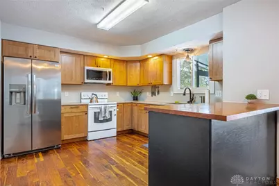 2333 Wrencroft Circle, Miami Township, OH 45459 - Photo 9