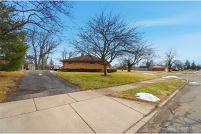 701 Wiltshire Boulevard, Kettering, OH 45419 - Photo 11