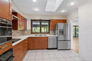 2215 S Linda Dr, Bellbrook, OH 45305 - Photo 11