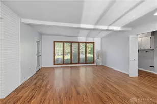 2215 S Linda Dr, Bellbrook, OH 45305 - Photo 5