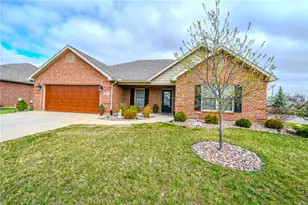 607 W Bentley Cir, Troy, OH 45373 - Photo 3