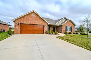 607 W Bentley Cir, Troy, OH 45373 - Photo 5