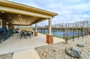 607 W Bentley Cir, Troy, OH 45373 - Photo 45