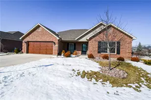 607 W Bentley Cir, Troy, OH 45373 - Photo 5