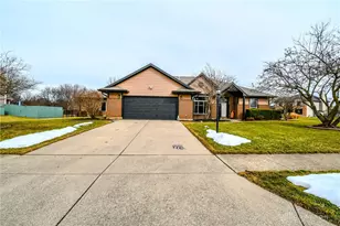 1374 Rose Lake Dr, Bellbrook, OH 45305 - Photo 3