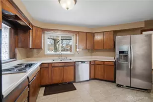 2051 Hamlet Dr, Dayton, OH 45440 - Photo 3