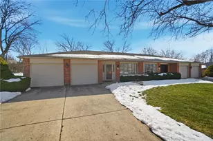 332 Kimbary Dr, Dayton, OH 45458 - Photo 3