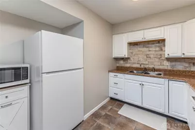 3135 Honeysuckle Drive, Troy, OH 45373 - Photo 9