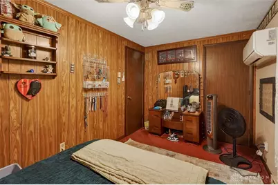 251 E 1st Street, London, OH 43140 - Photo 17