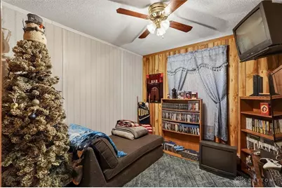 251 E 1st Street, London, OH 43140 - Photo 21