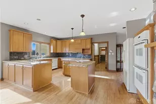 2644 Center Creek Cir, Spring Valley, OH 45370 - Photo 19