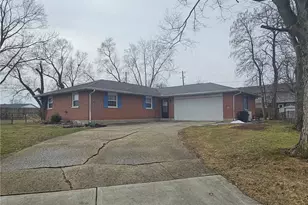 303 Crescent Dr, Lewisburg, OH 45338 - Photo 1