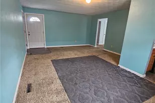 303 Crescent Dr, Lewisburg, OH 45338 - Photo 5