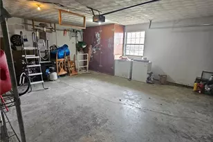 303 Crescent Dr, Lewisburg, OH 45338 - Photo 25