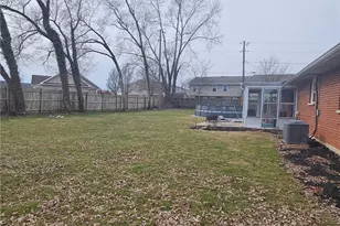 303 Crescent Dr, Lewisburg, OH 45338 - Photo 37