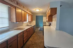 303 Crescent Dr, Lewisburg, OH 45338 - Photo 9