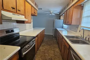 303 Crescent Dr, Lewisburg, OH 45338 - Photo 11