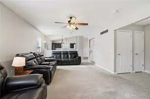 406 Chapelgate Dr, Fairborn, OH 45324 - Photo 15