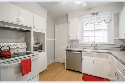 1821 S Smithville Road, Dayton, OH 45420 - Photo 9