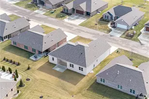 755 W Bentley Cir, Troy, OH 45373 - Photo 15