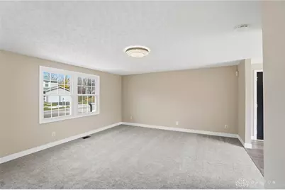 5540 Signet Drive, Huber Heights, OH 45424 - Photo 9