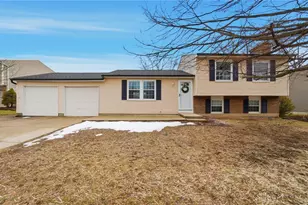 5540 Signet Dr, Huber Heights, OH 45424 - Photo 1