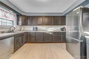 7275 McKenna Pl, Englewood, OH 45322 - Photo 9