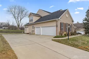 2432 Forest Oaks Dr, Beavercreek, OH 45431 - Photo 3