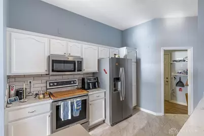 1330 Yankee Vineyards, Dayton, OH 45458 - Photo 9