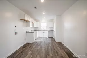 752 Cleverly Rd, Dayton, OH 45417 - Photo 7