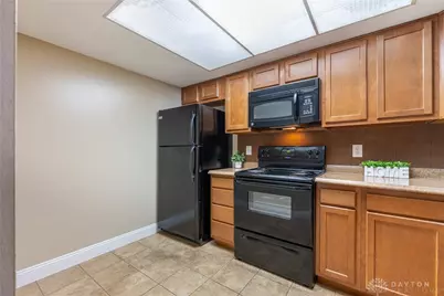 2421 W Alex Bell Road, Dayton, OH 45459 - Photo 9