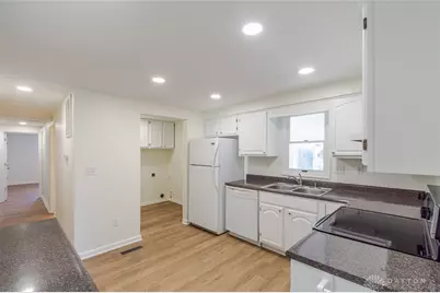 679 Lakengren Drive, Eaton, OH 45320 - Photo 9