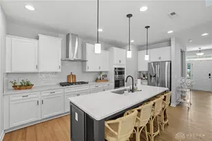 4049 Pepperwell Cir, Sugarcreek Twp, OH 45440 - Photo 7